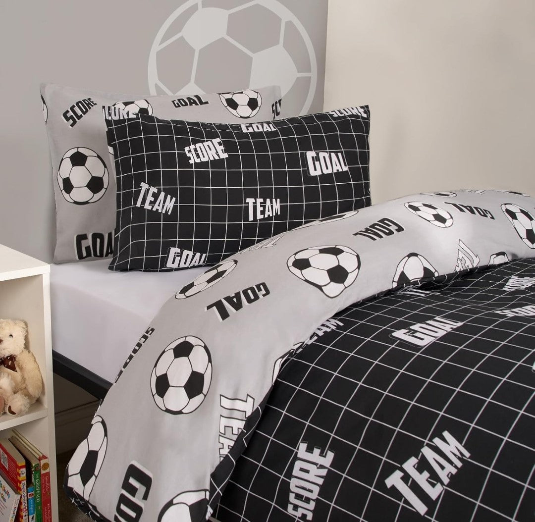 OHS Football Duvet Set Single. Transform your child's bedroom with the OHS Football Duvet Set Single.