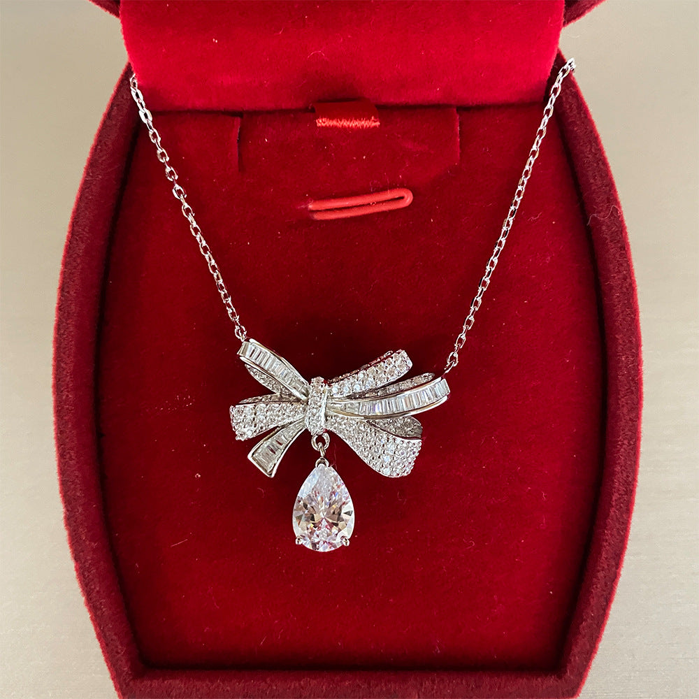 Attagems Luxury 2.0CT Moissanite Pendant Necklace