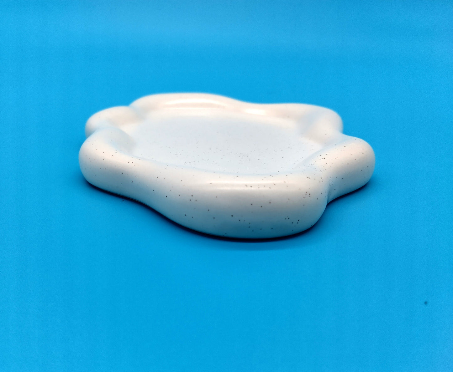 Ceramic Jewellery Dish. Organize your jewelry in style with our Ceramic Cloud Shape Jewelry Dish.