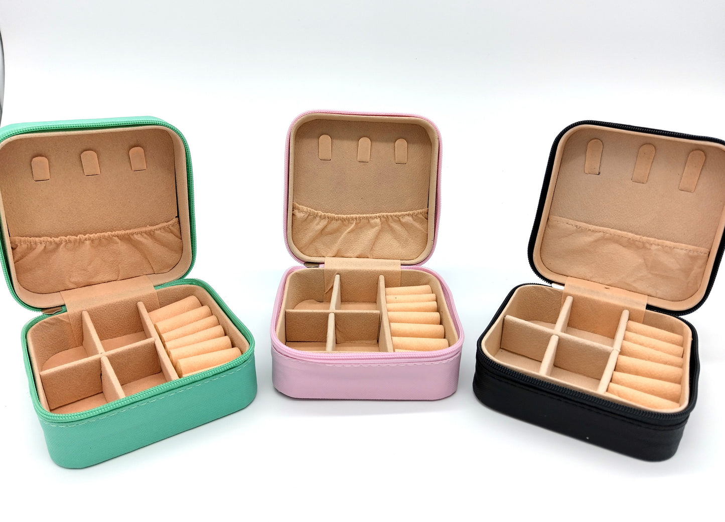 Jewelry Boxes Organiser. 3 Pcs. Ensure your jewelry is always organized and protected with this set of 3 Small Jewelry Boxes.