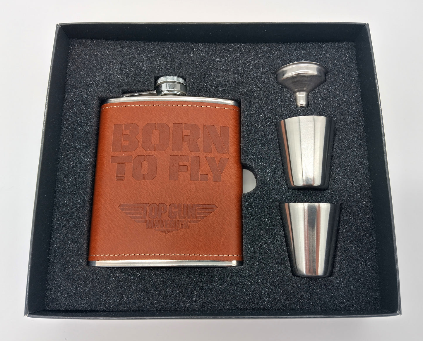 TOP GUN Hip Flask Gift Set. Perfect for any occasion, this stylish and practical flask is sure to impress.