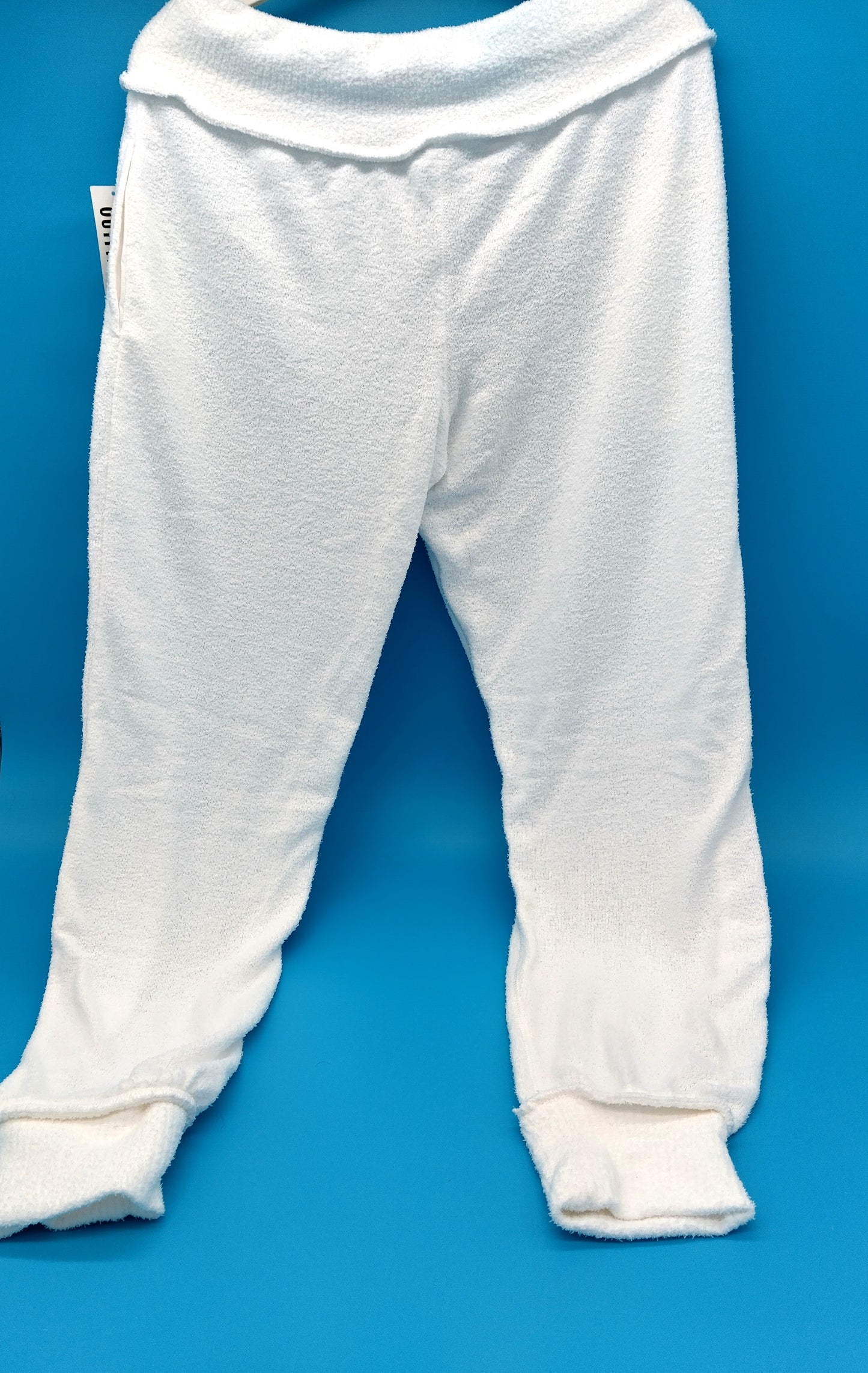 Womens Sweatpants. Size S. Elevate your casual wardrobe with the Urban Outfitters Women's Sweatpants in white.