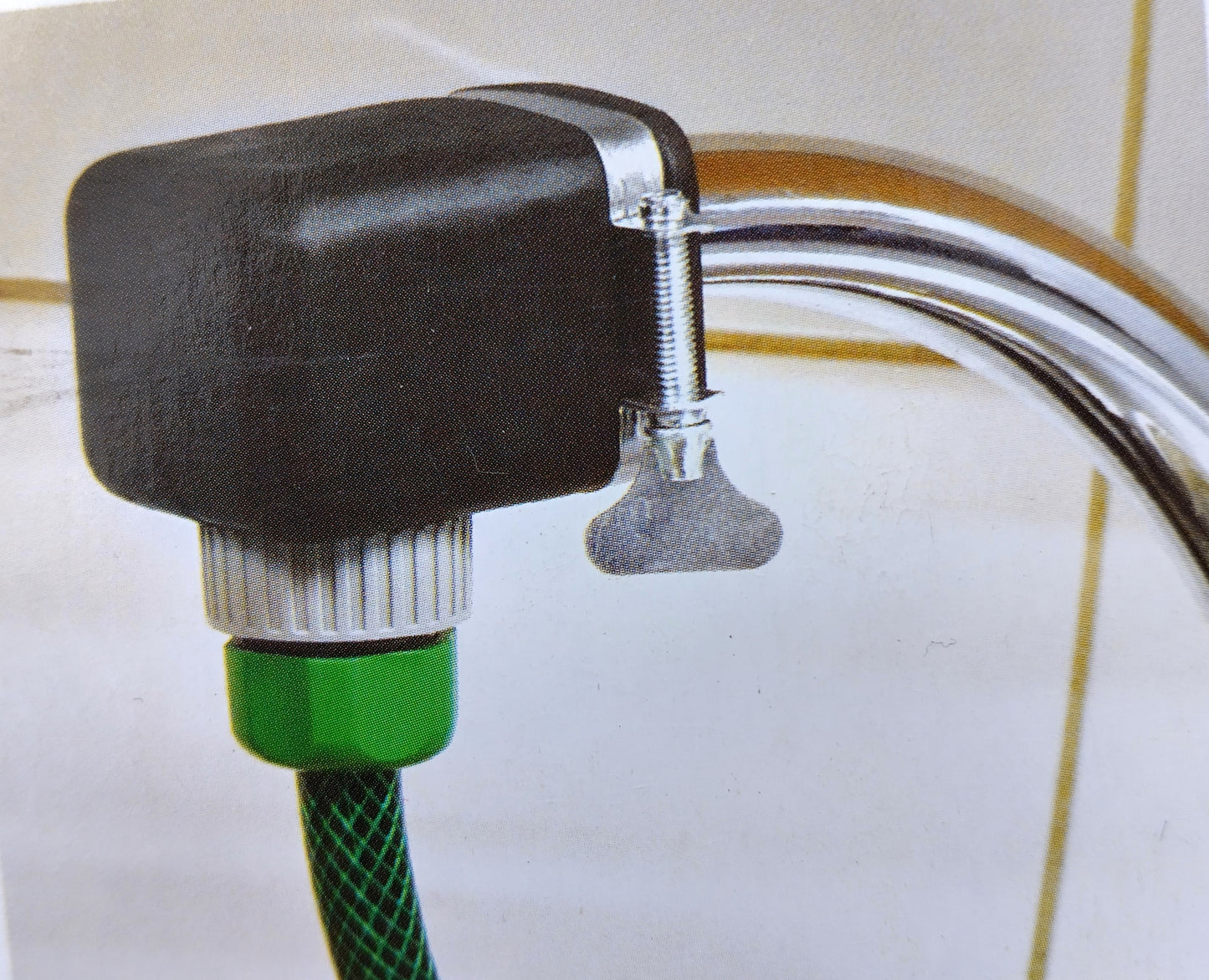 Universal Mixer Tap Connector. Simplify your watering and cleaning tasks with this easy-to-use and versatile tap fitting.