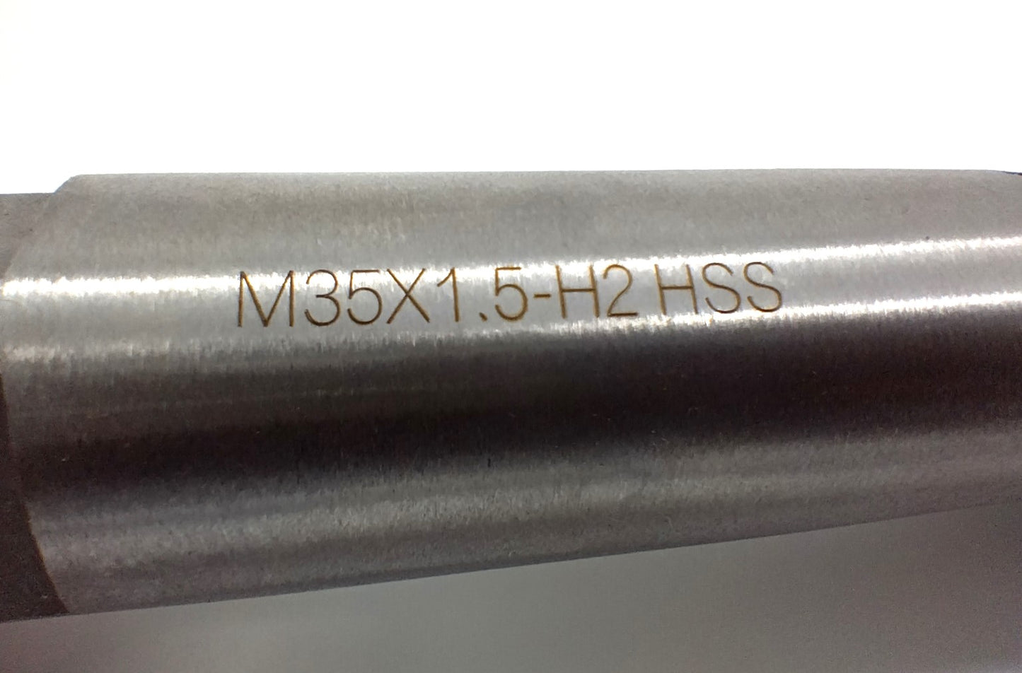 HARDIRON M35 x 1,5. Machine Thread Tap. Ensure precision and reliability in your threading tasks with the HARDIRON M35 x 1.5 Machine Thread Tap.