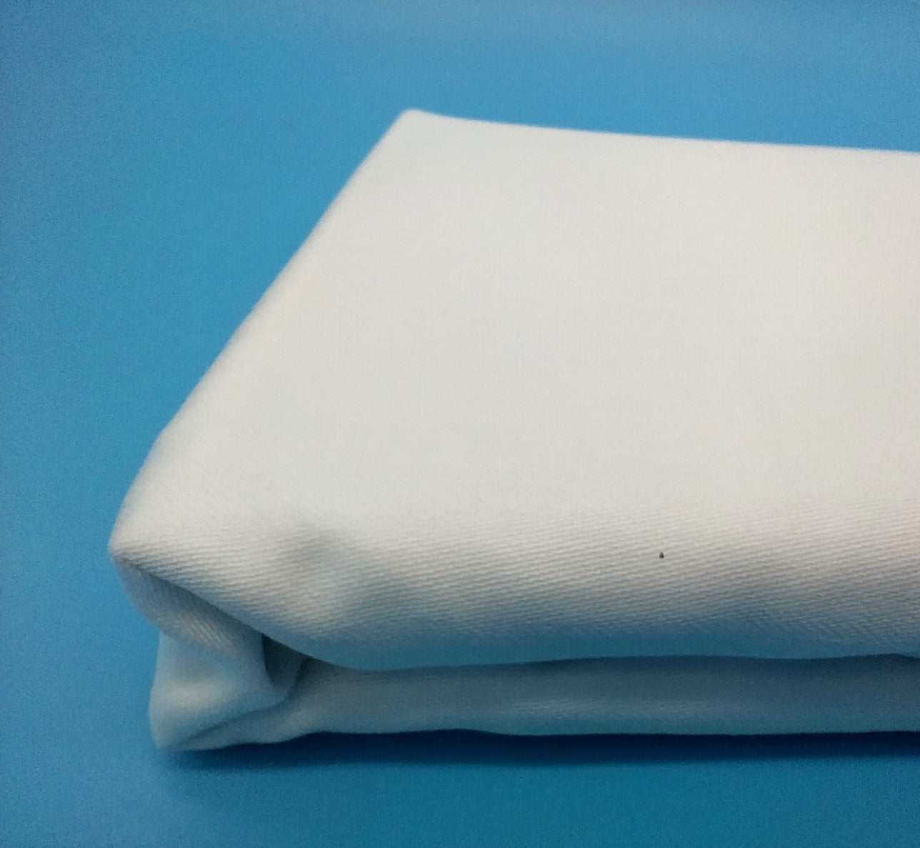 White Pillow Cases. 2 Pack. Upgrade your bedding with the luxurious feel of Royal Egyptian Cotton.