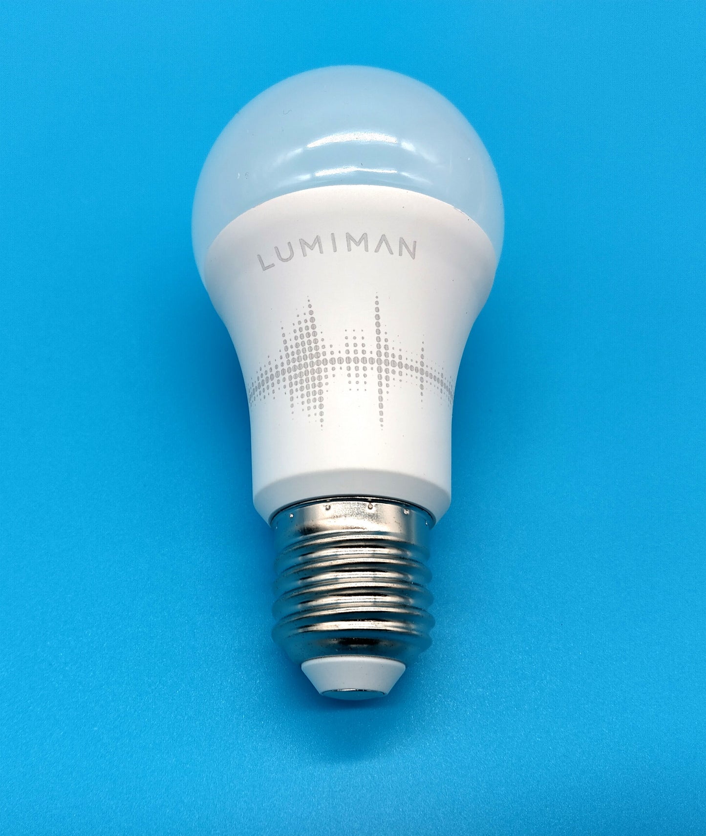 Smart Led Bulb. Transform your home lighting with the Smart LED Bulb - Model LM530-E27.