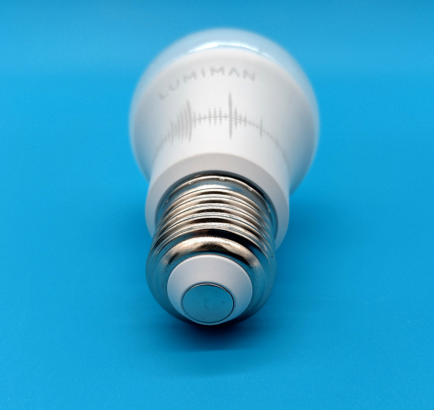 Smart Led Bulb. Transform your home lighting with the Smart LED Bulb - Model LM530-E27.