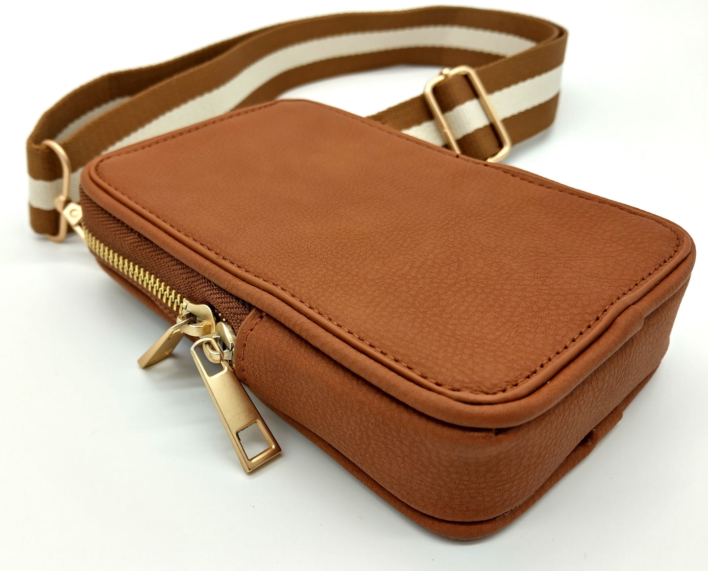 Cross Body Bag. Brown. Enhance your daily routine with the Women's Cross Body Bag.