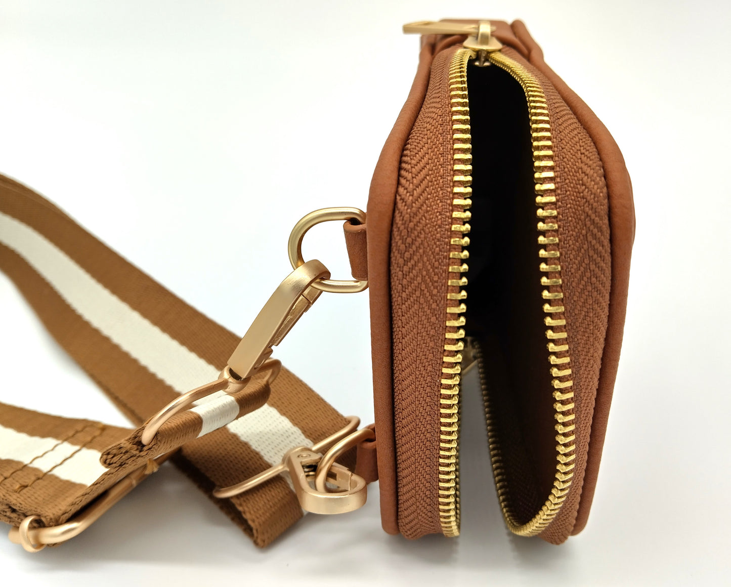 Cross Body Bag. Brown. Enhance your daily routine with the Women's Cross Body Bag.