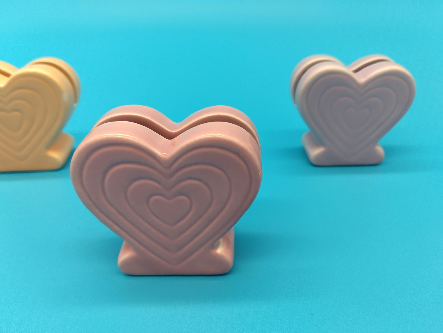 Ceramic Card Holder. Hearts  Elevate your organization and decoration game with our Ceramic Heart Card Holder Set.