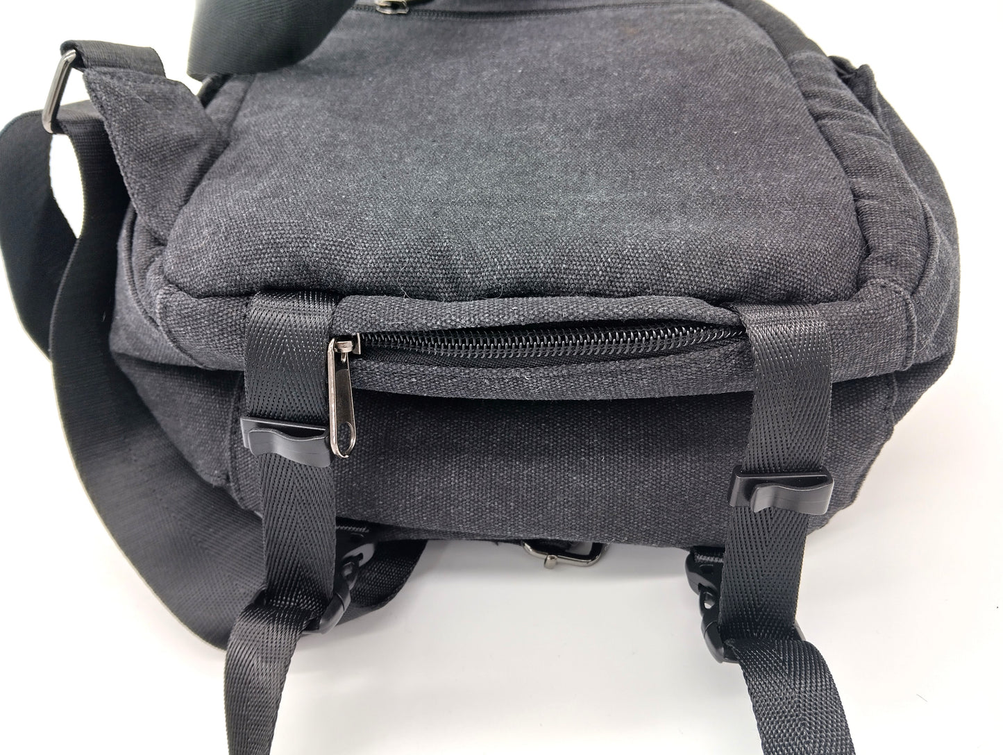 CWATCUN Small Camera Bag   .Upgrade your photography gear with the Cwatcun Small Camera Bag.