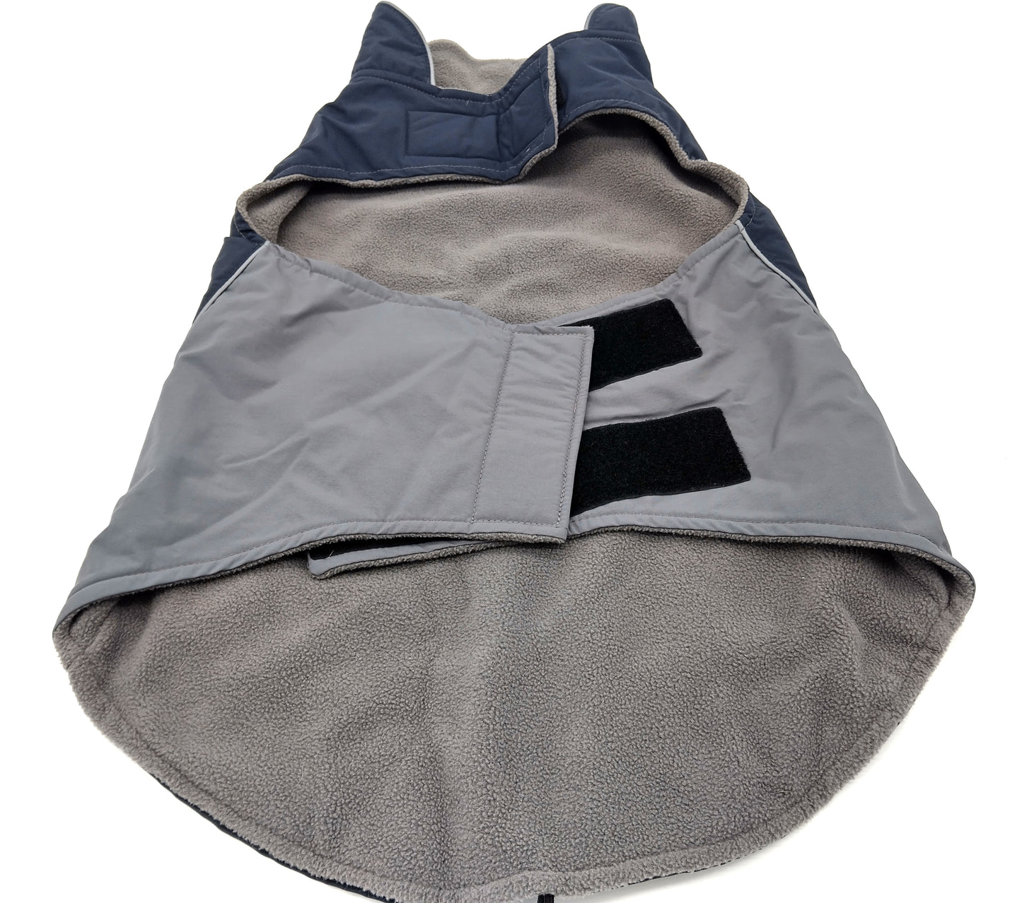 IREENUO Dog Coat Waterproof. Size XL. Ensure your dog stays warm and dry with the IREENUO Dog Coat.