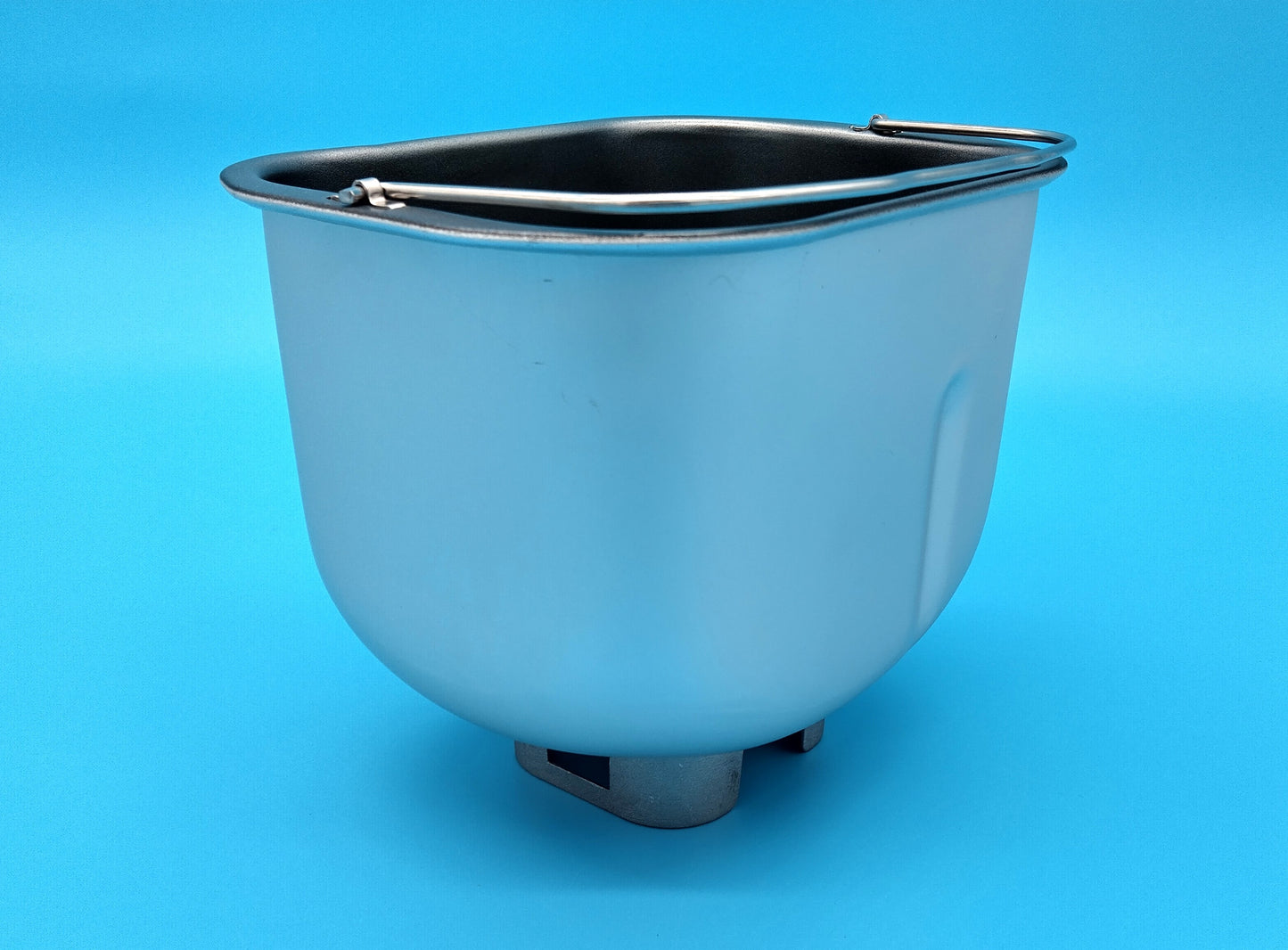 WHUDA Bread Maker Baking Bucket. Enhance your bread-making capabilities with the WHUDA Bread Maker Baking Bucket.