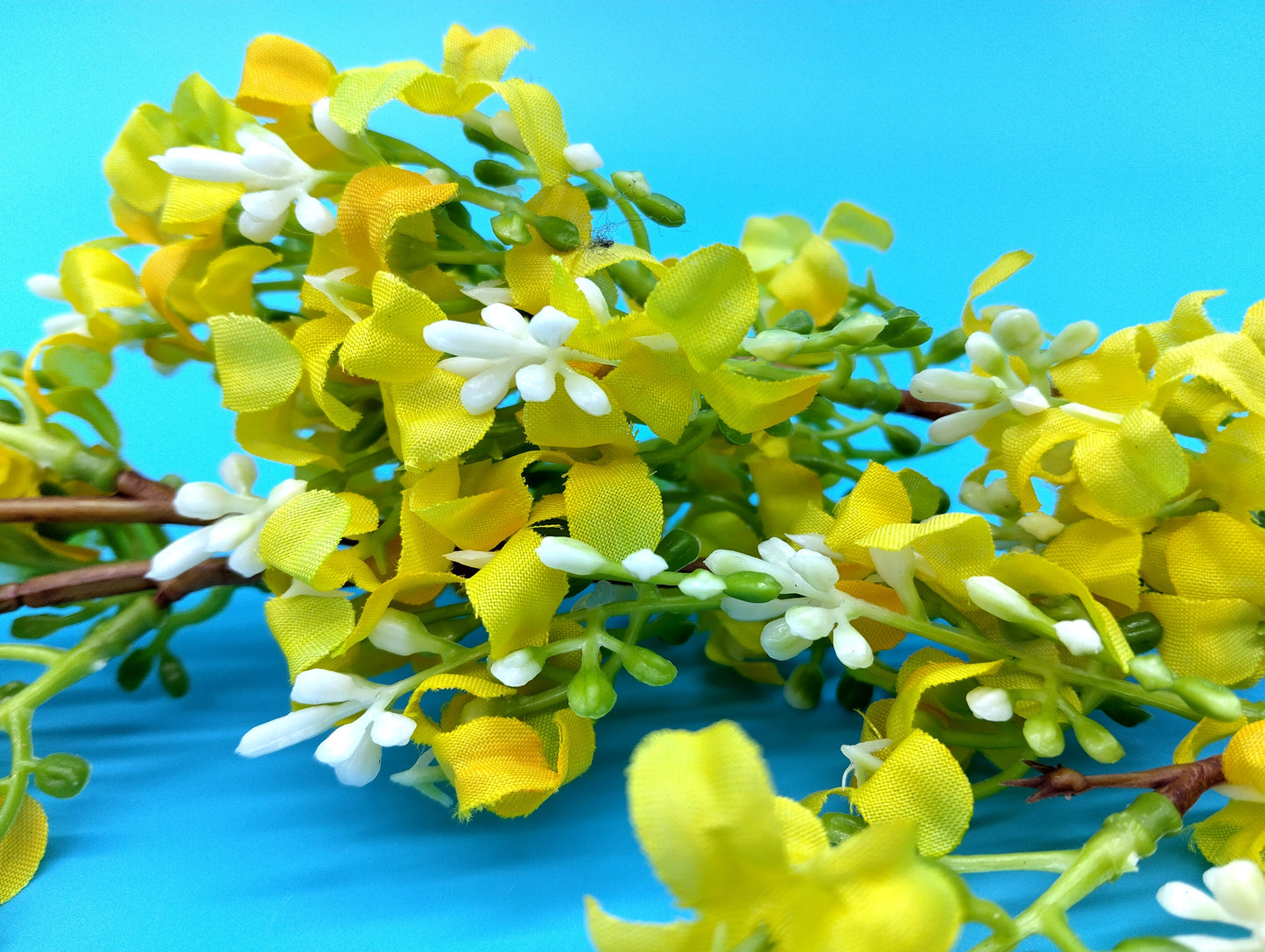 Yellow Full Flower Withoud Leaves. 80cm. Enhance your home or office with the timeless beauty of our Yellow Full Flower.