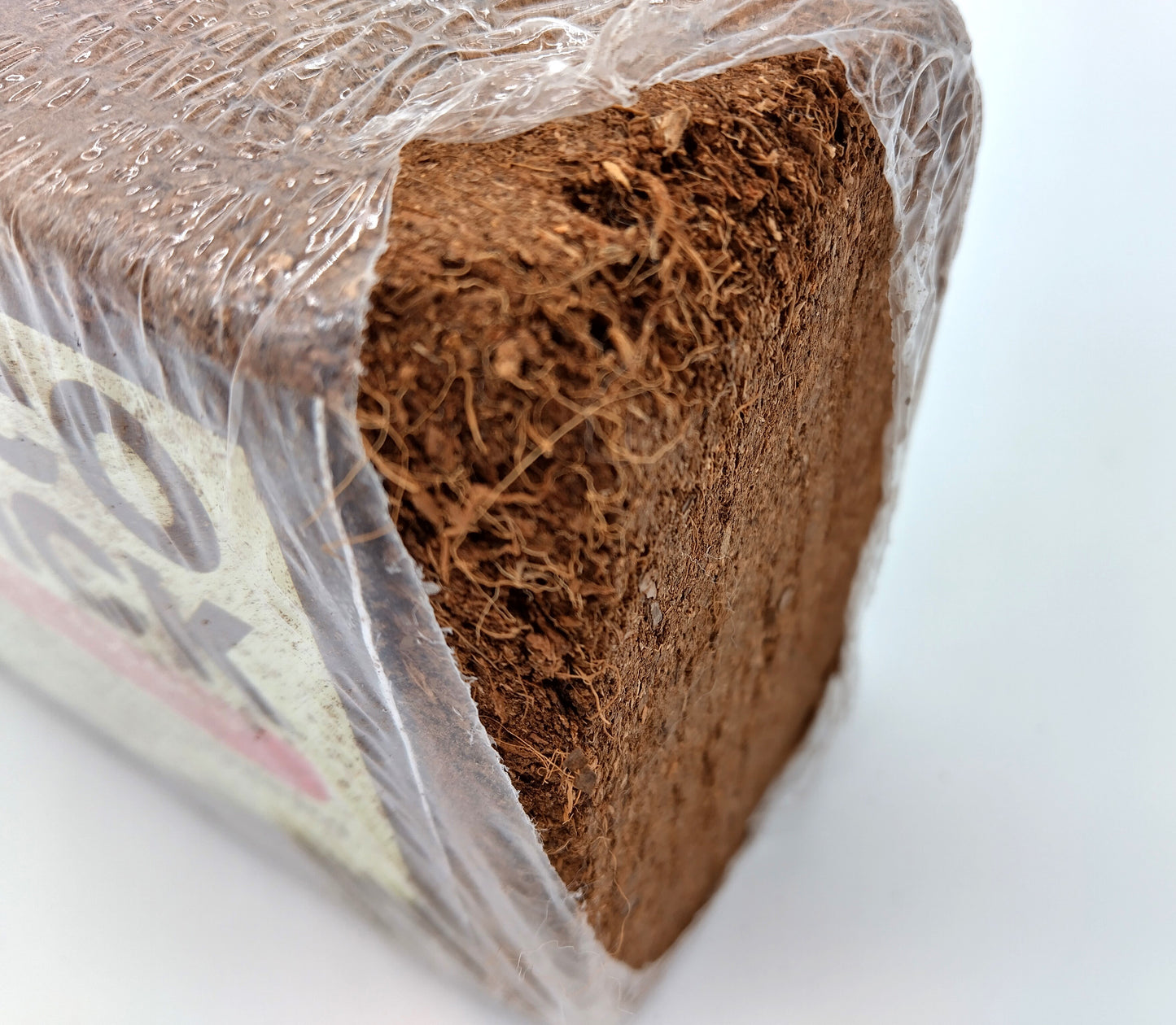 Natural Coco Brick. Improve your gardening results with the DIVCHI COCO BRICK.