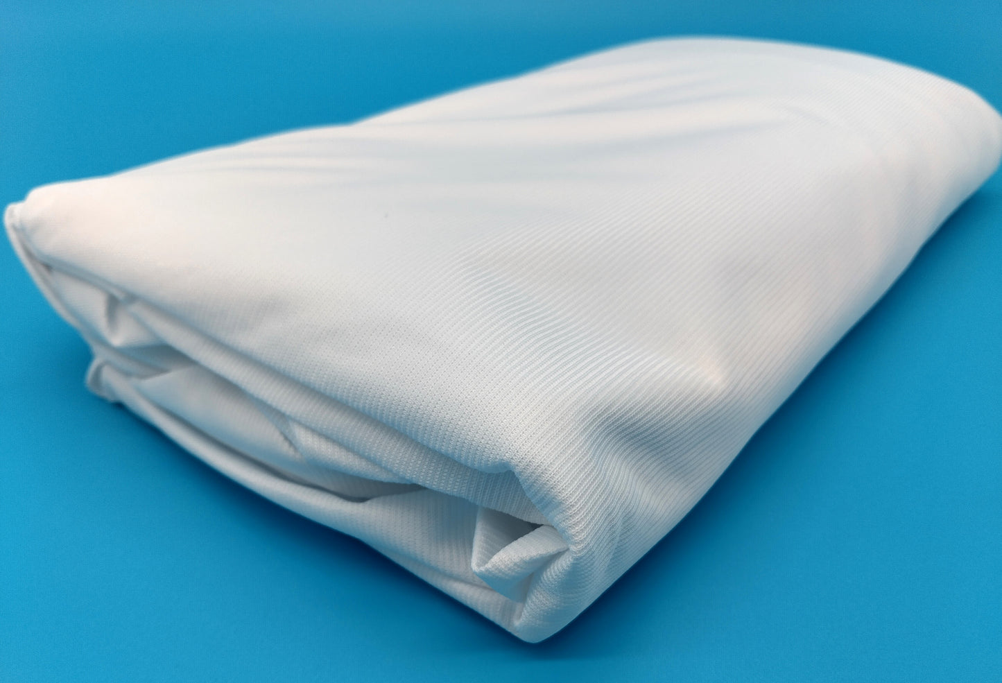 Velfont Anti-Bedbud Zip-Up Mattress Cover. Enjoy a cleaner, healthier, and more comfortable sleep environment.