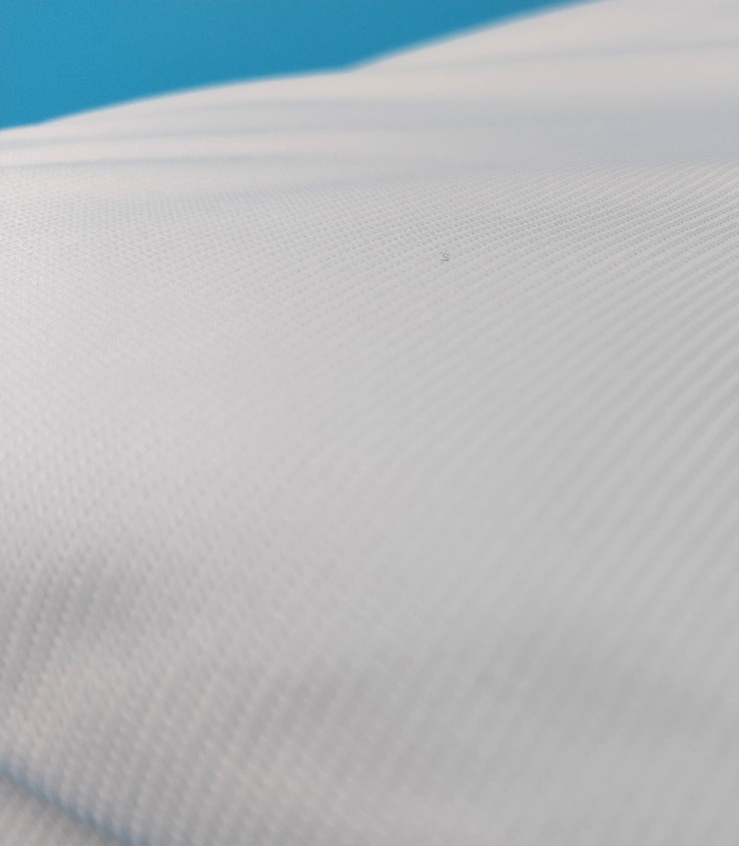 Velfont Anti-Bedbud Zip-Up Mattress Cover. Enjoy a cleaner, healthier, and more comfortable sleep environment.