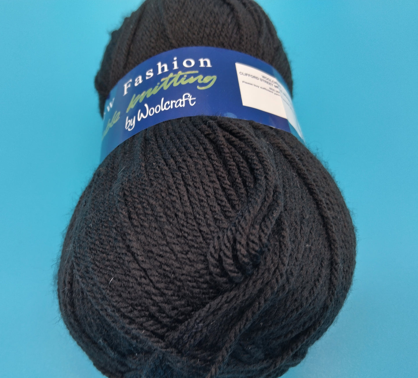 Mixted Wool Yarn. 6 Balls. Start your next crafting project with our Mixed Wool Yarn pack.