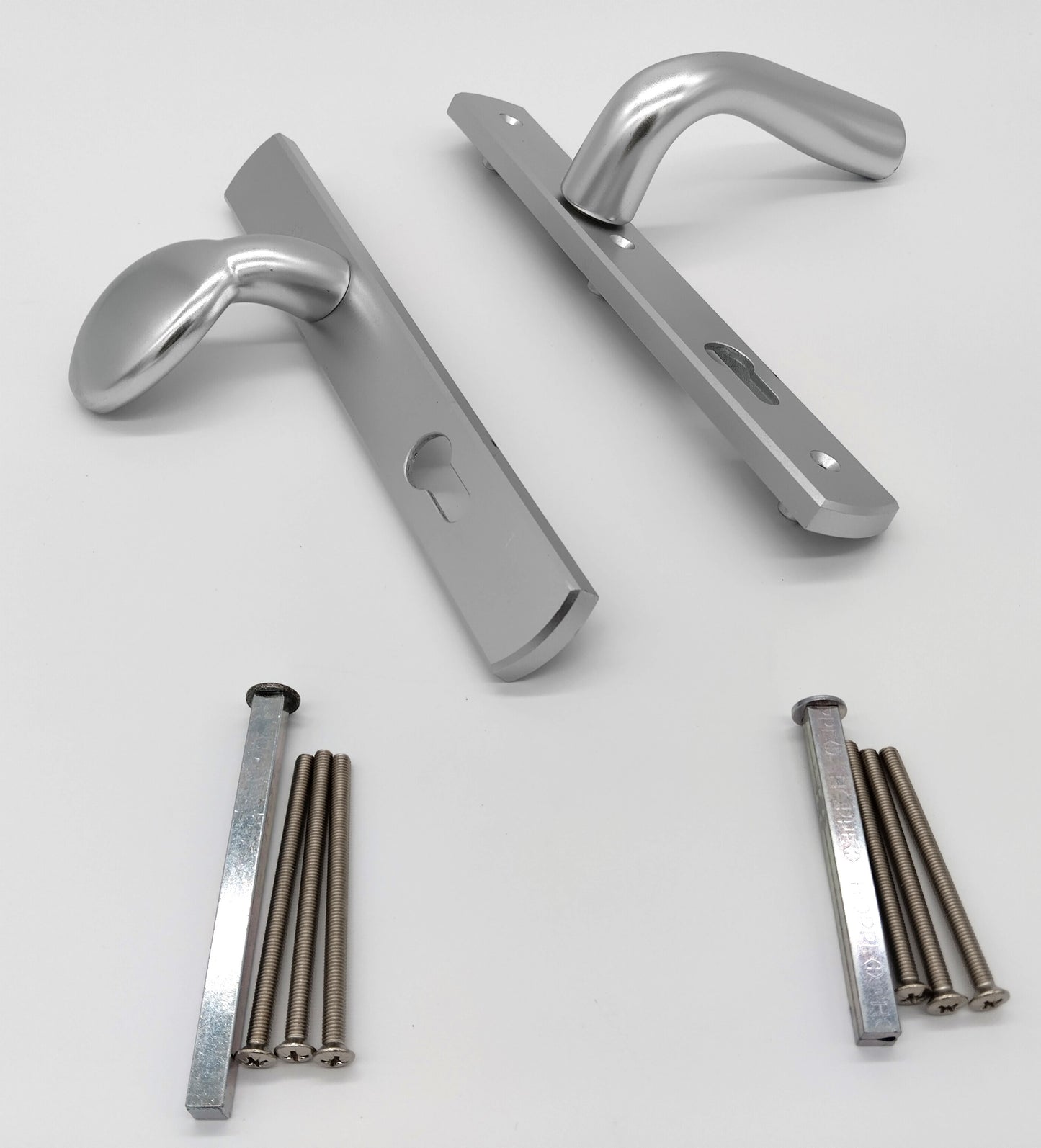 Right Hand Silver - Aluminium The Unsprung Levers and Moveable Pad.Transform your doors with our Right Hand Silver Aluminium