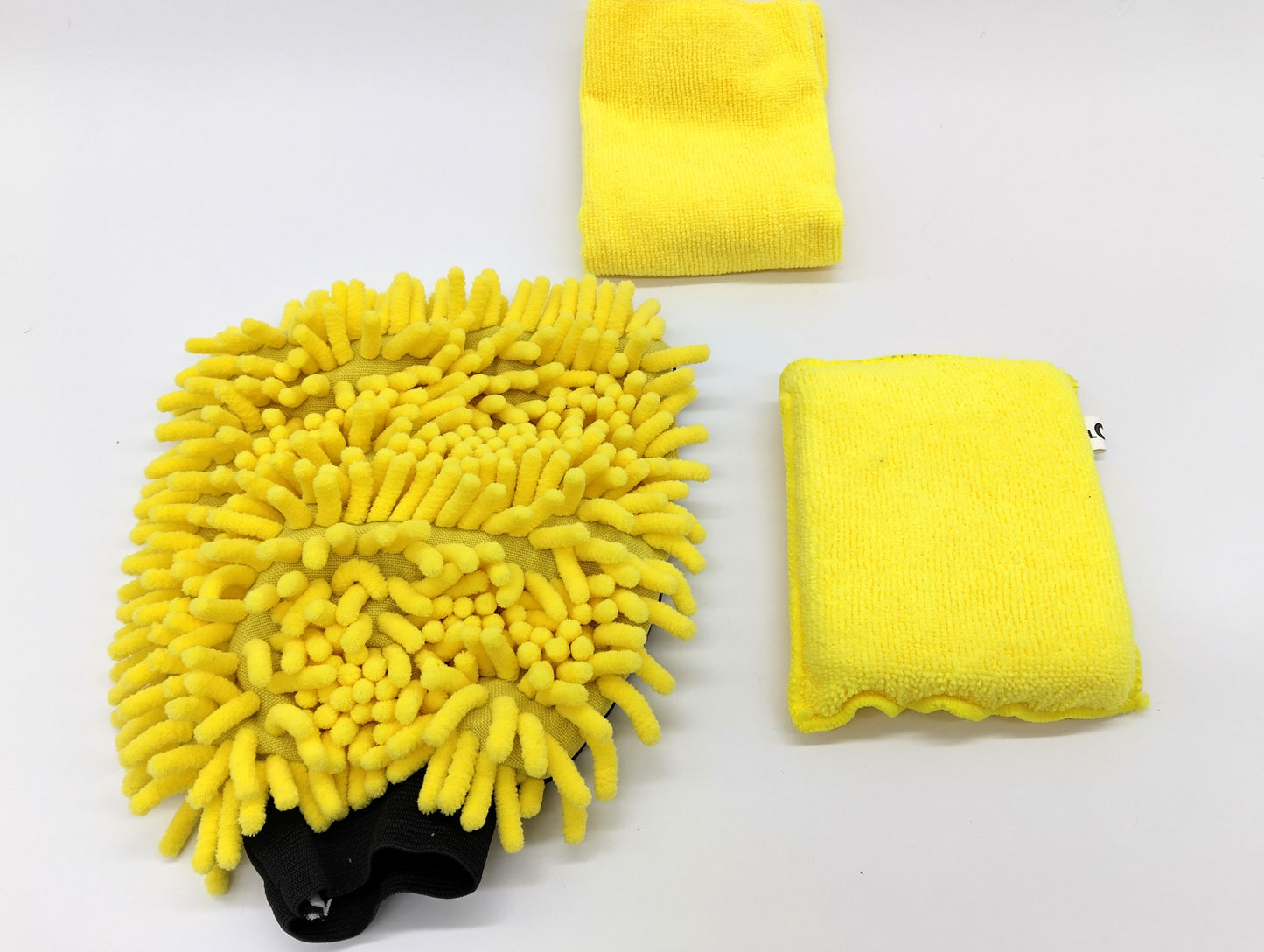 6 Pcs. Cleaning Set. Maintain your car’s pristine appearance with our 6 Pcs. Microfiber Car Cleaning Kit.