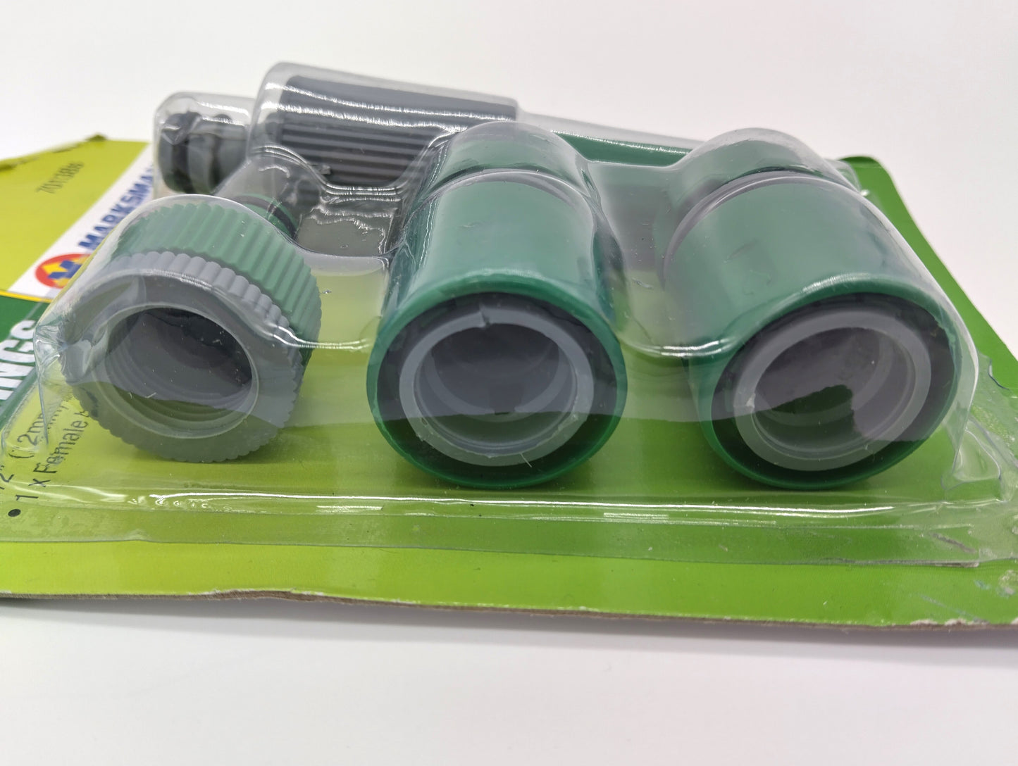 4 Piece Garden Hose Connector Set. Upgrade your garden hose setup with our Set of 4 Garden Hose Connectors.