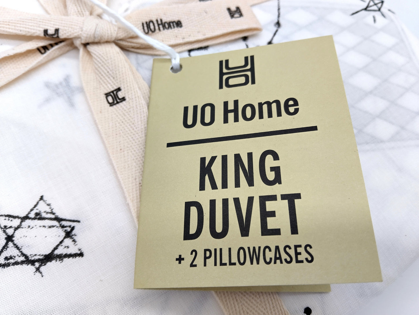 URBAN OUTFITTERS King Duvet. 2 Pillowcases. 100% Cotton