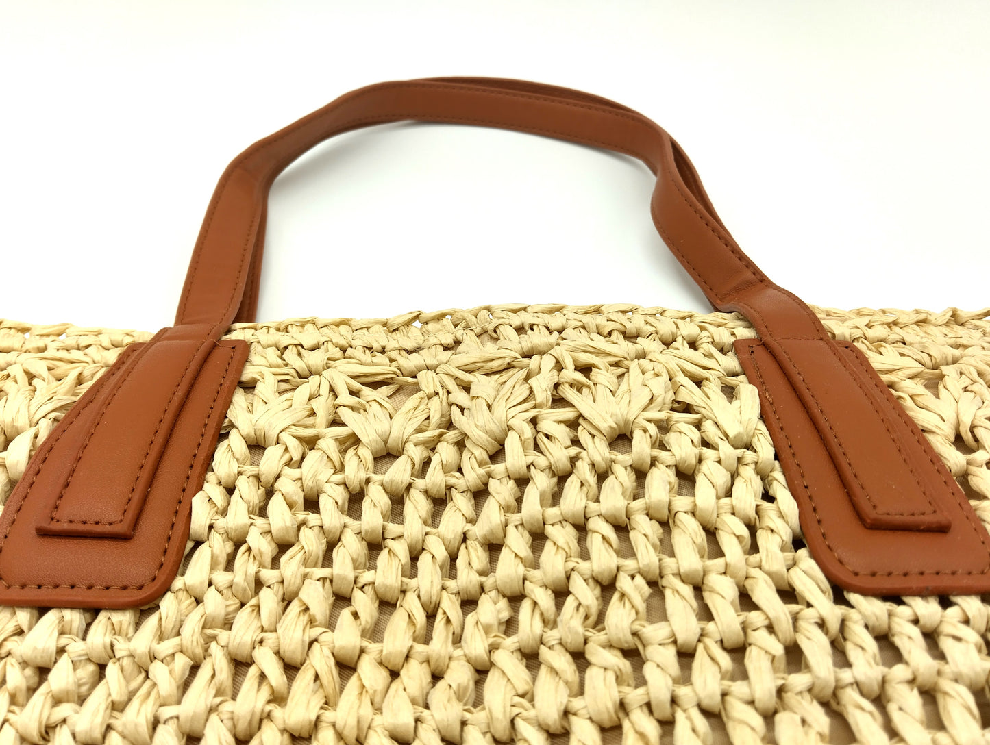 Straw Shoulder Bag. Order Now and Elevate Your Everyday Look!