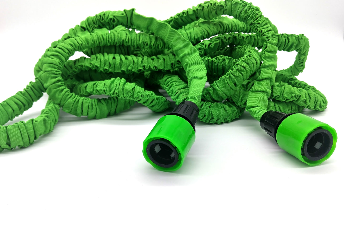 ALIVIO 75 ft Latex Garden Expandable Hose. Green. Upgrade your garden setup today with the ALIVIO 75 ft Expandable Hose.