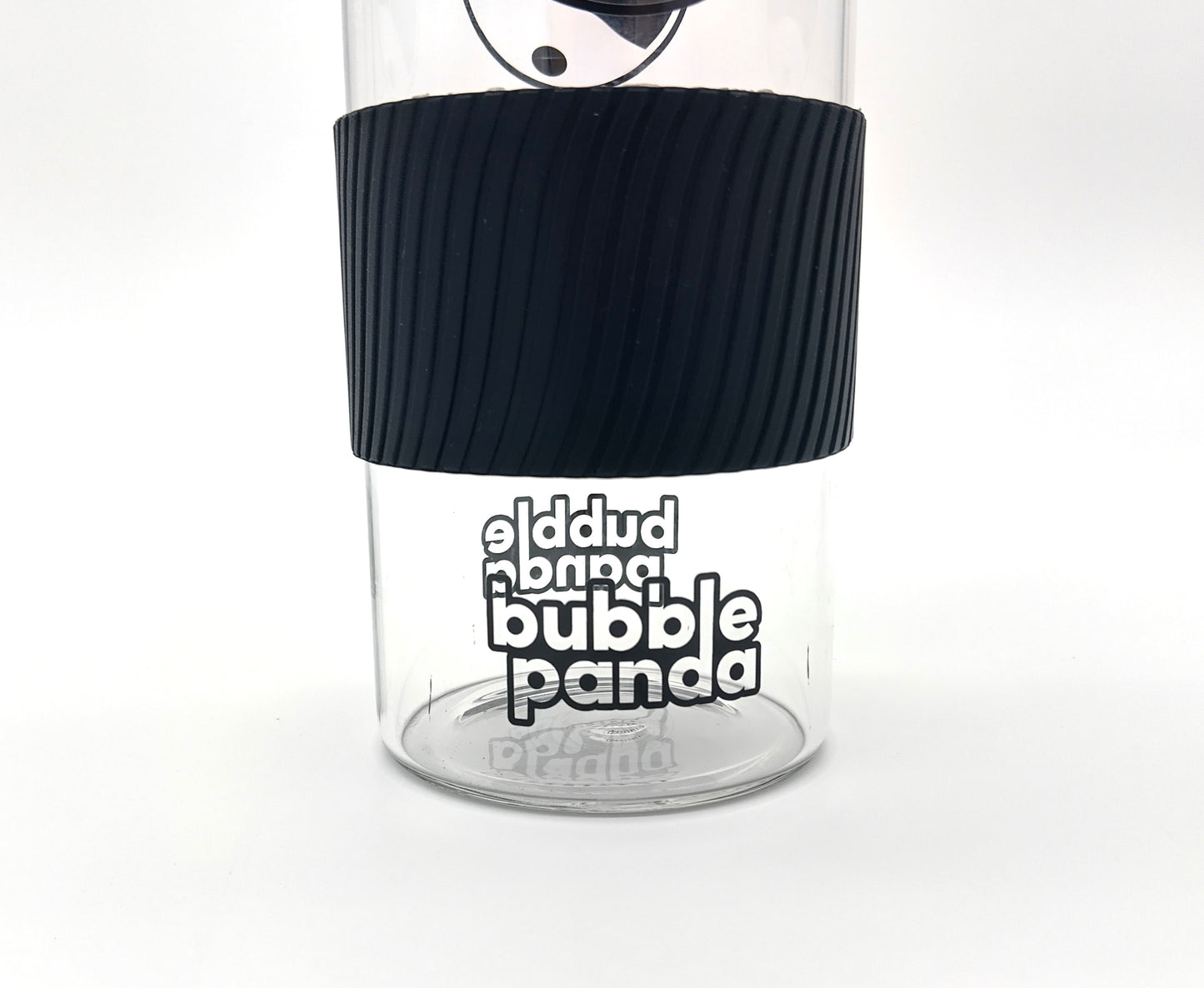 Bubble Panda Tea Cup. Glass 700ml. Enjoy your beverages in style with this sleek and practical glass cup today!