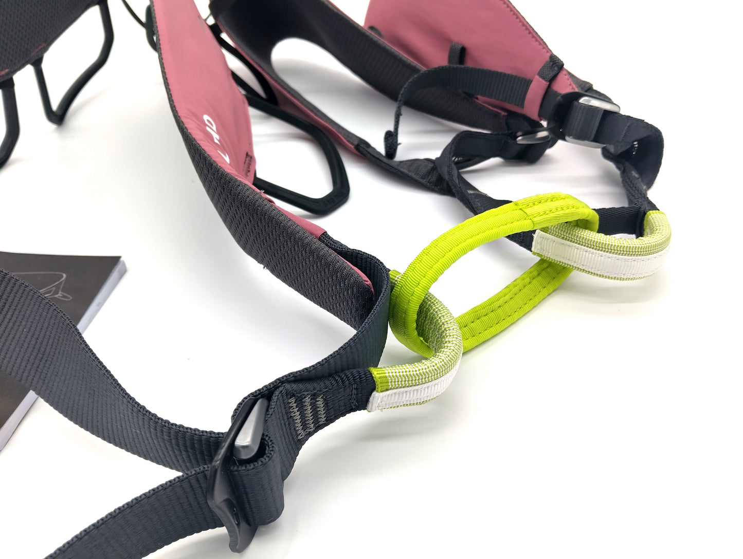 EDELRID AUTANA II. Size M. Pink-Grey. Mountaineering Harness. Grab this exclusive harness today and conquer your next climb in style!