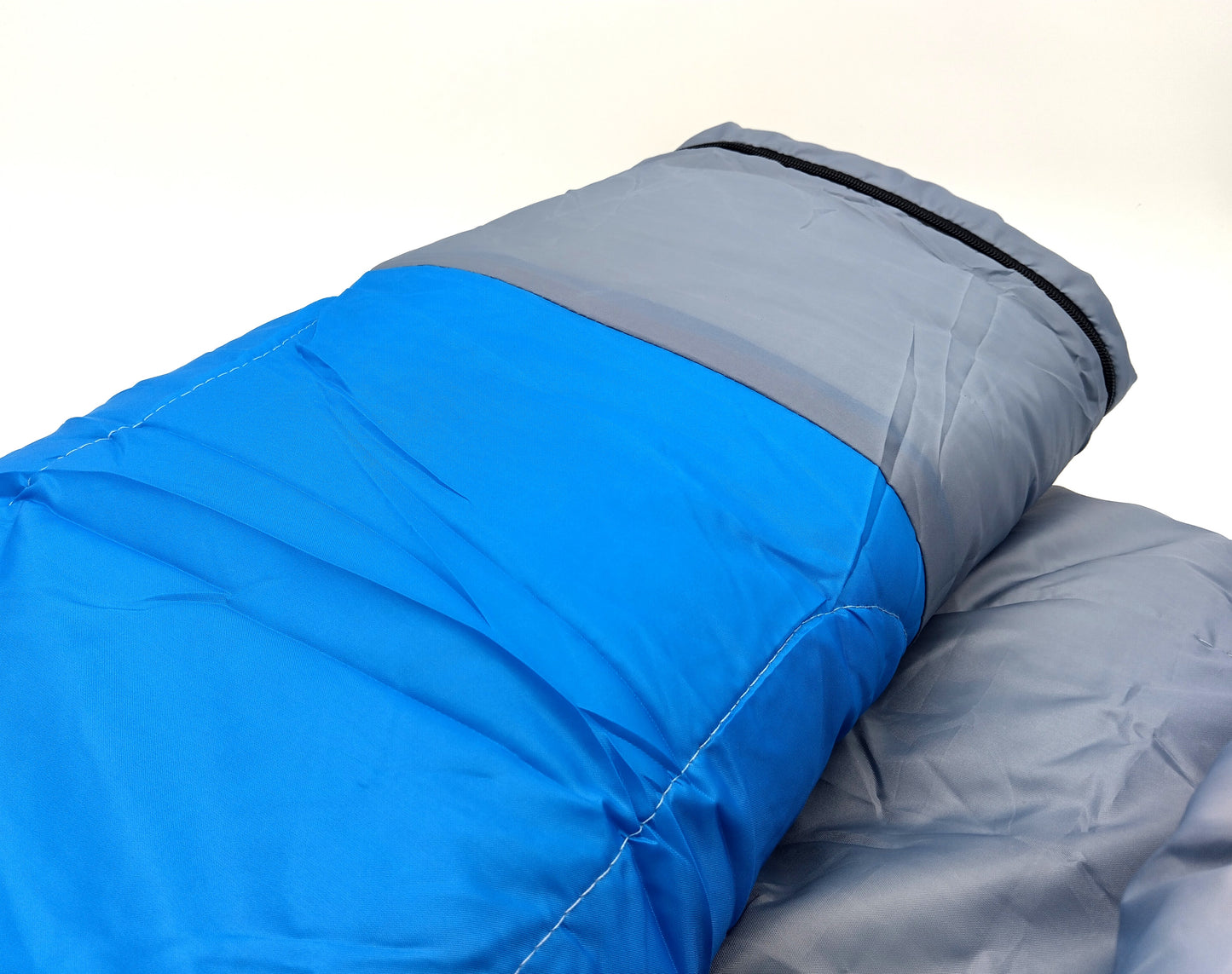 Outdoor Sports Sleeping Bag. Size L. Prepare for your next adventure with a sleeping bag that combines comfort, durability, and style!