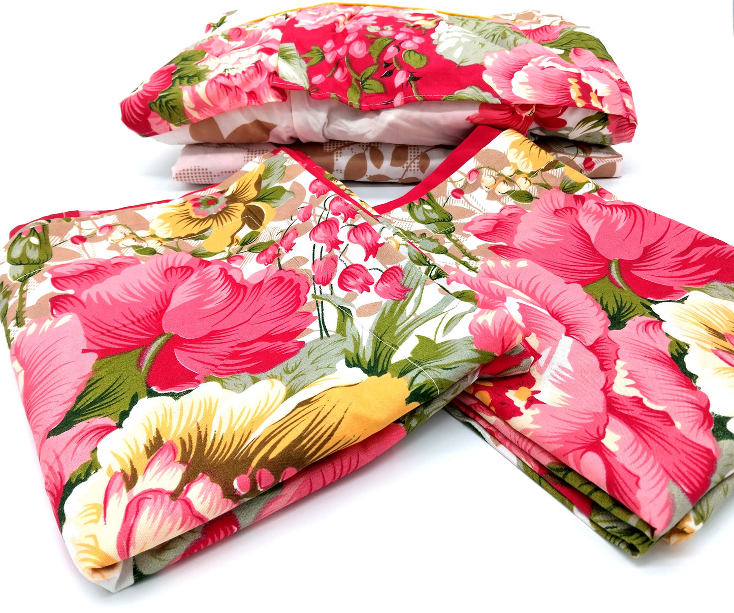 Fioral printed fitted sheet with matching skirt and 2 pillowcases. Refresh your bedroom with this floral bedding set for a stylish, coordinated look!