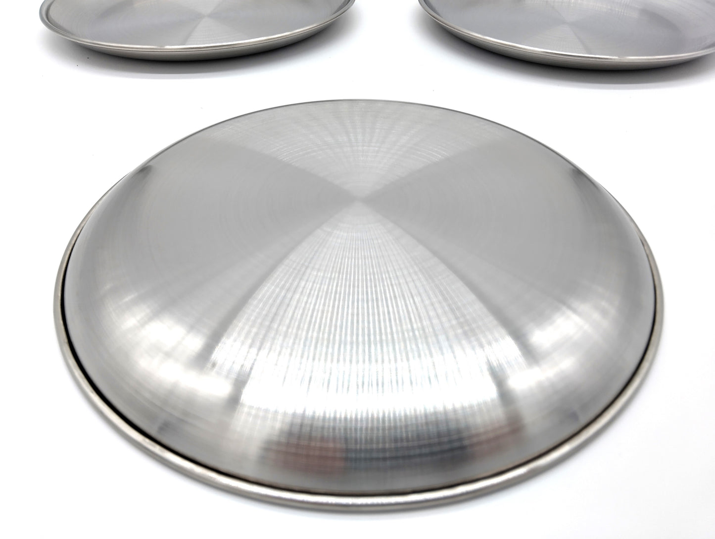 XIACIBDUS 4 pcs Stainless Steel Dinner Plates Set. Enjoy the benefits of unbreakable, easy-to-clean dinnerware that’s perfect for any occasion.