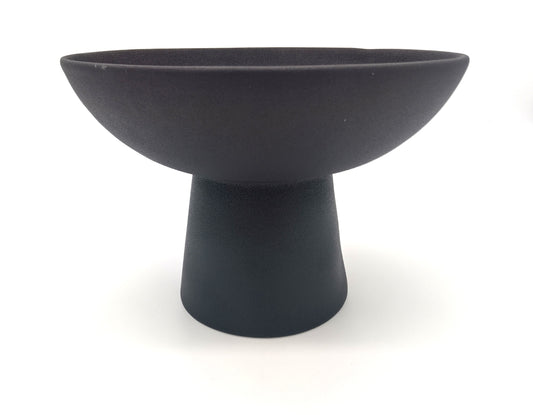 KELLY HOPPEN Pedestal Ceramic Bowl. 100% Dolomite. Order today and bring a touch of luxury to your home!