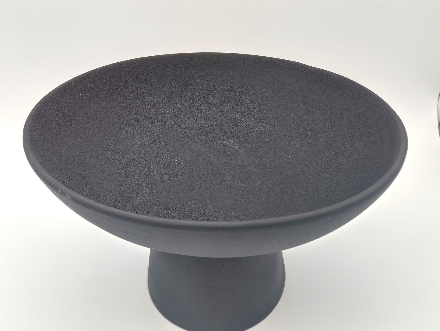 KELLY HOPPEN Pedestal Ceramic Bowl. 100% Dolomite. Order today and bring a touch of luxury to your home!