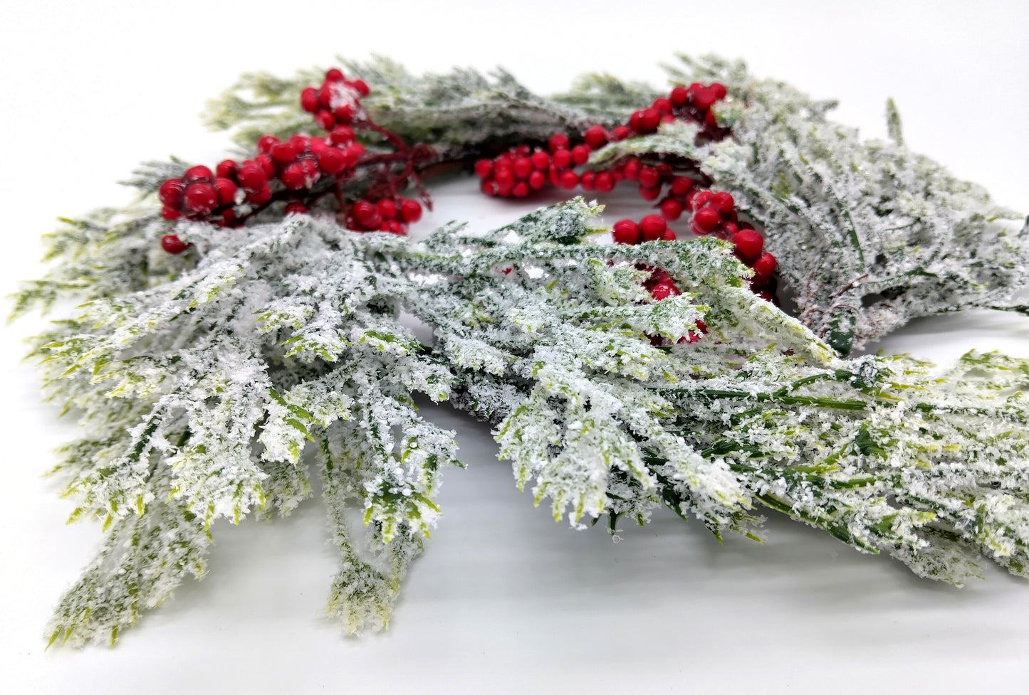 Small Artificial Wreath. 26cm.